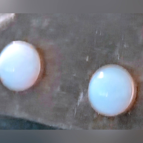 Green Jade Sterling Silver 925 Stud earrings - Picture 3 of 7